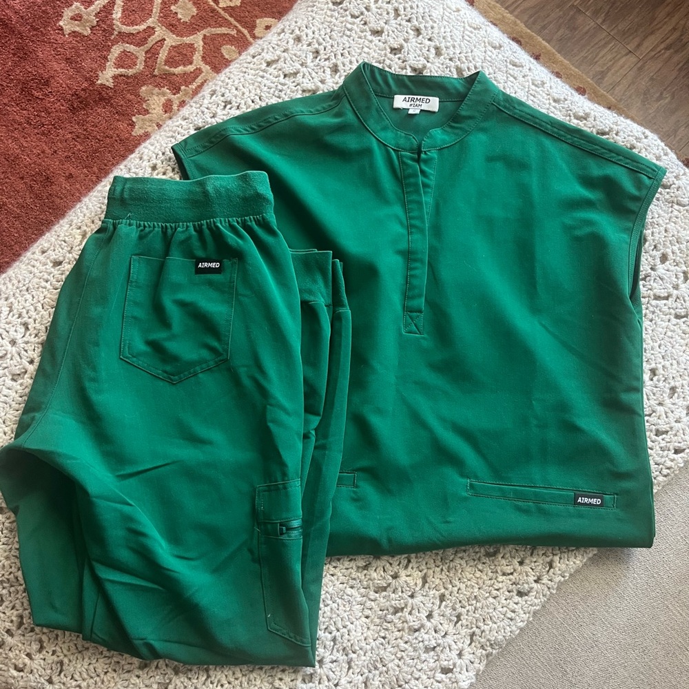Airmed scrub set